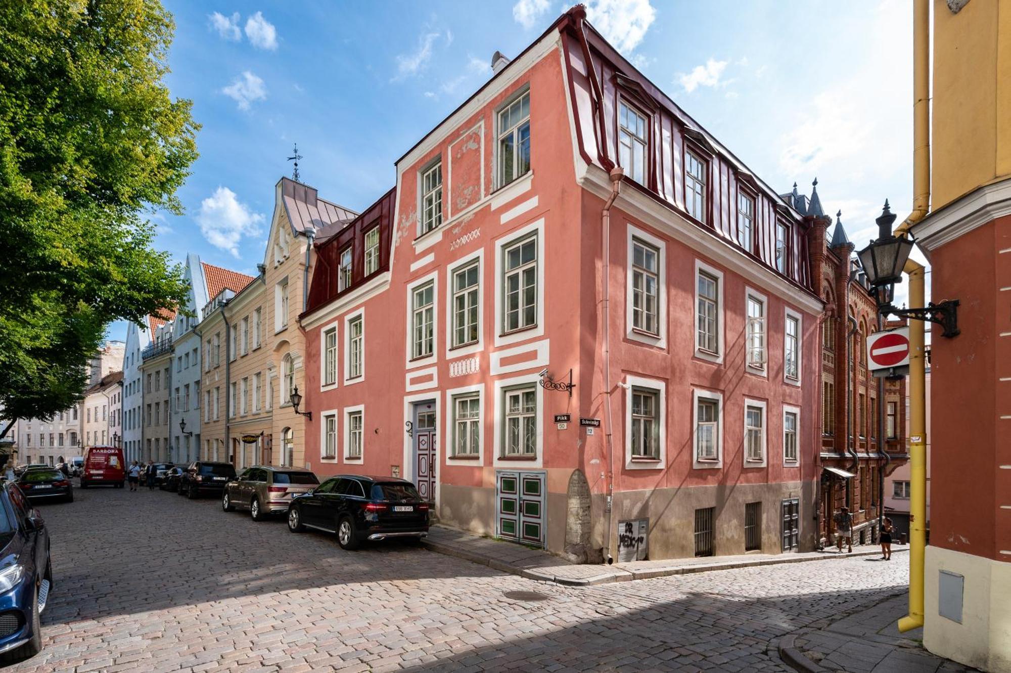 Daily - Old Town Fat Margaret * Tallinn